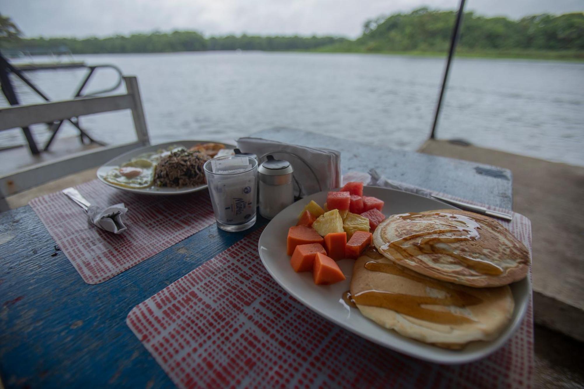 Hotel Pura Natura Riverside Tortuguero Exteriör bild