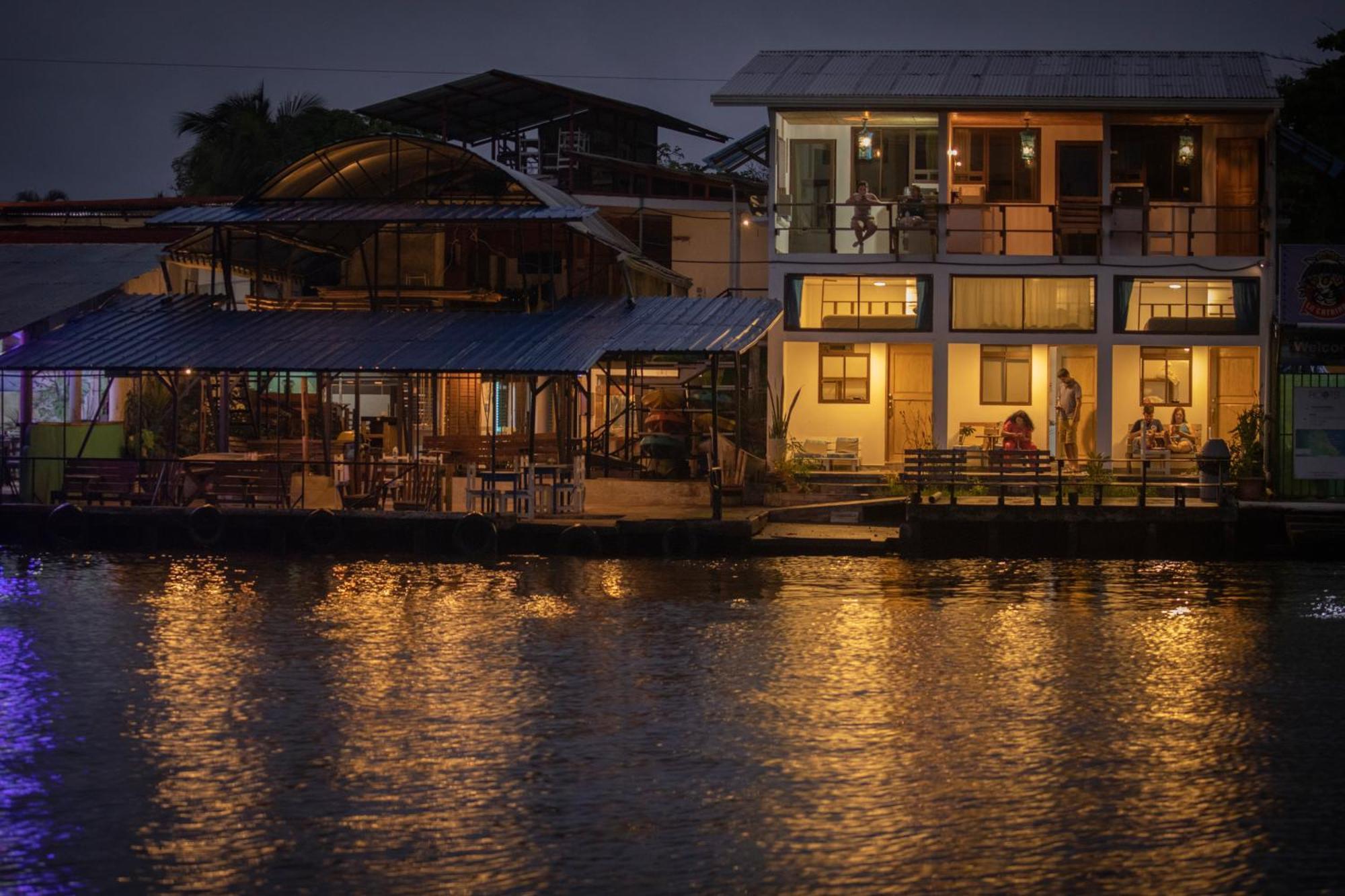 Hotel Pura Natura Riverside Tortuguero Exteriör bild